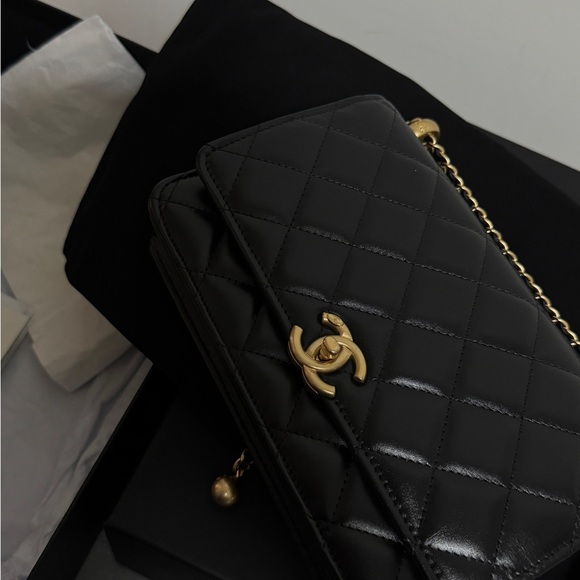 Chanel wallet on chain - Picture 2 of 2